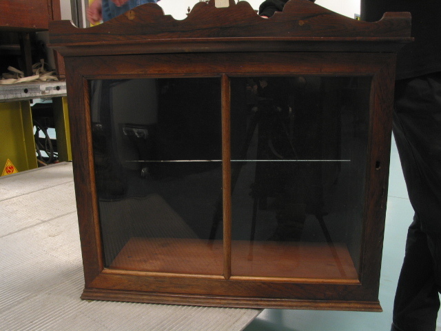 VERVALLEN wandvitrine